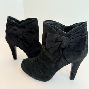 Gianni Bini Black Suede Boots Side Bow Size 8